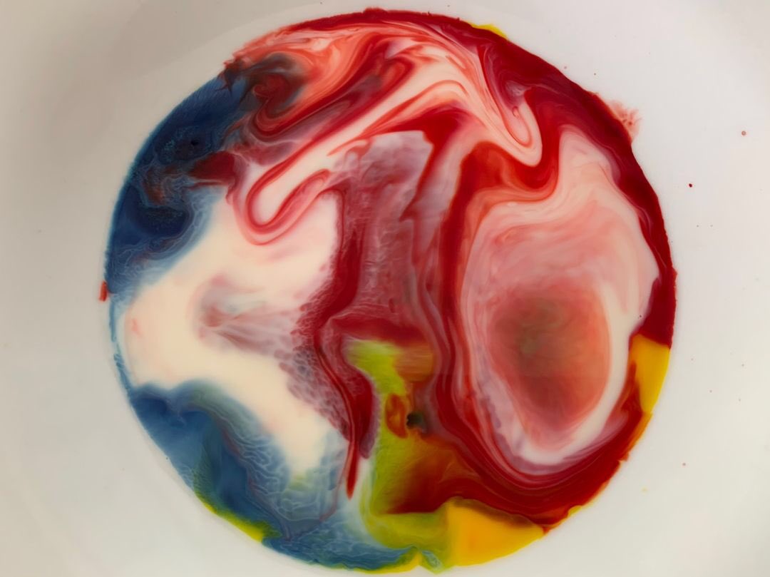 dukelyer's tweet photo. A4. With our online learning platforms we can easily set students stem challenges, provocations &amp; projects. We had Yr 1 &amp; 2 trying to capture images of science - the A in STEAM #PrimarySTEMChat https://t.co/3CCNRv03II