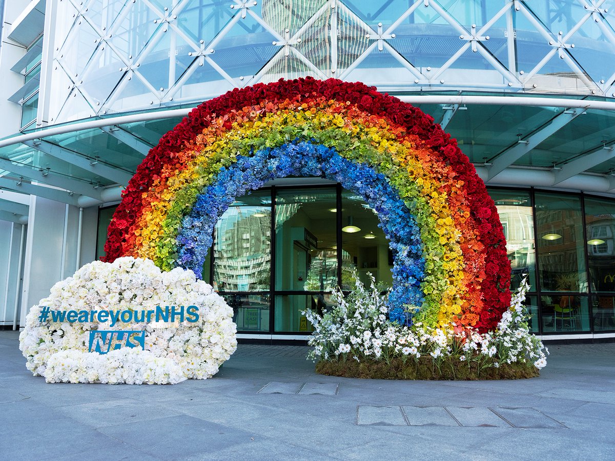 uclh's tweet photo. As many of you have spotted, beautiful floral and balloon installations are appearing outside our hospitals. On Thursdays, you #clapforourcarers. These are our thank you to you. Thanks @earlyhoursltd @3bubblegumgirls @illusiondcltd for creating them and being part of #OneTeam https://t.co/ViRGlyOSjs