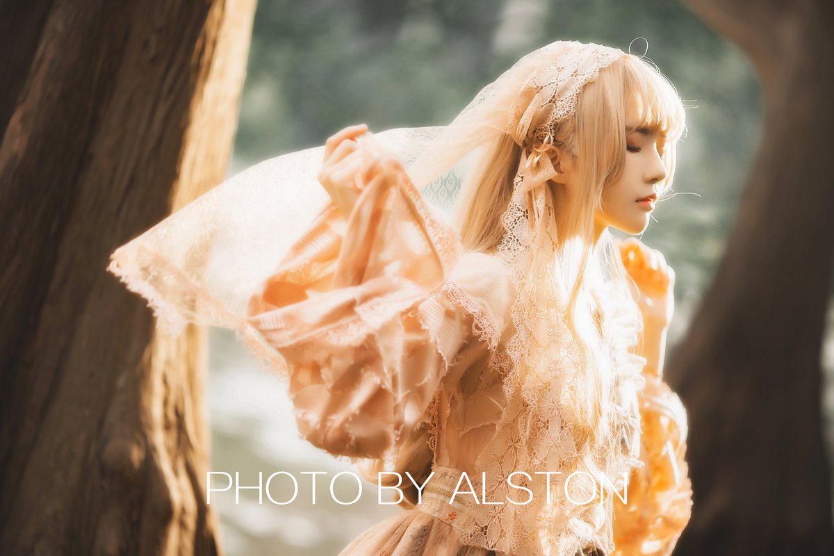 #lolita

这些小小的心思
娑娑作响的叶子
我心里欢喜不止                            

丨出镜：@桜桃喵 https://t.co/Tp9EHInVgy 
丨摄影后期：@mogumumu123 https://t.co/94CpO6SBUE