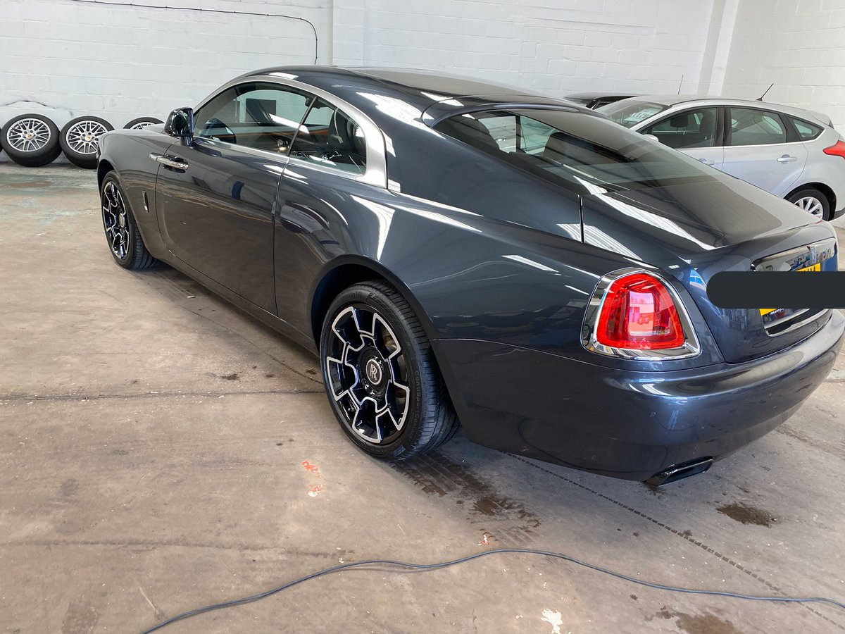 ukvaletingltd's tweet photo. Time to sanatise and beautify at the same time #valeting #ukvaletingltd #wraith #rollsroyce https://t.co/17Flac634m