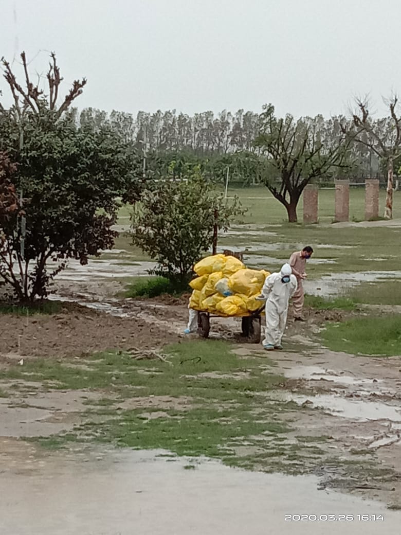 Nisarnabeel1's tweet photo. A quarantined area is being used to dispose all the infectious waste to make sure it does not harm anyone.
#ARARCoronaSaviours 
#ARARServingHumanity 
#COVID19 https://t.co/kzwrJzElHf