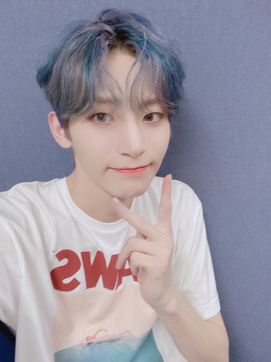 jungmo:- that one classmate your teacher always calls out to answer questions- and he gets them right all the time- snacks a lot in class (he's the main guy who shares his snacks)- sleeps often but doesnt get caught- very friendly; always says hi