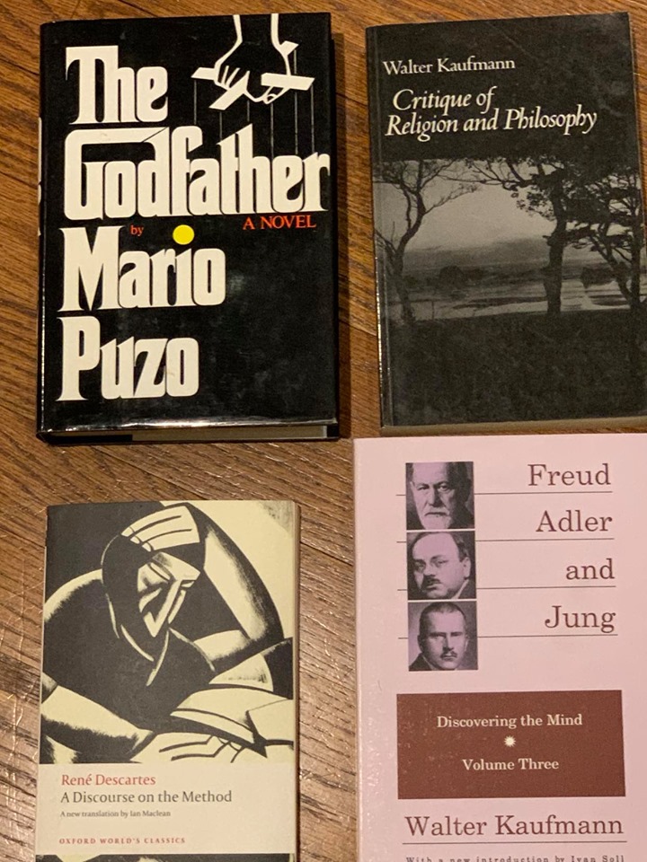 23 Aprill 2020 -  #MAGAAnalysis  #CoronavirusUSA A meditation on participatory reading.These four books weren't chosen randomly, but chaos surely plays a part. I am NOT recommending any of them right. I'm using them to illustrate something.