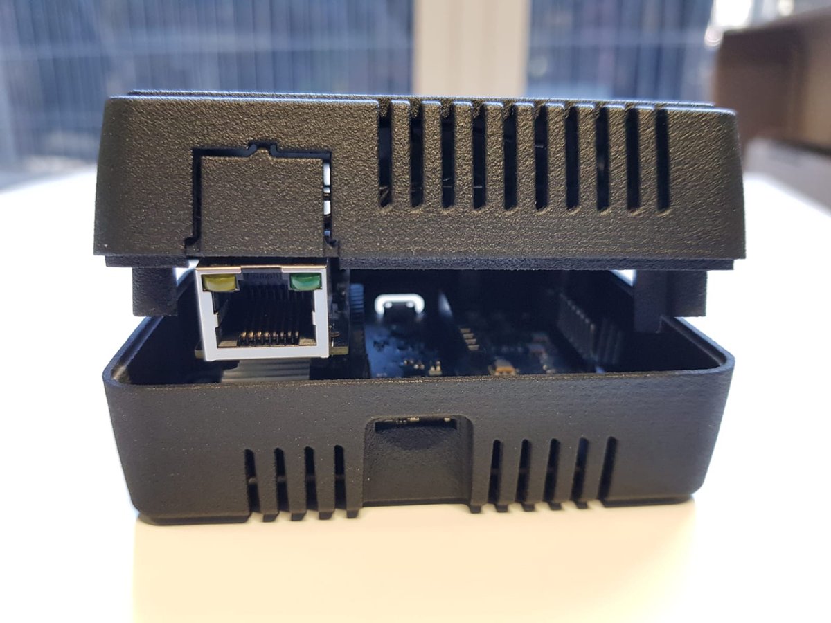 SGWirelessIoT's tweet image. The new #Pygate super versatile #IOT #LoRa 8 channel gateway  with skin... expect to see it in stock end May 2020 #GOINVENT