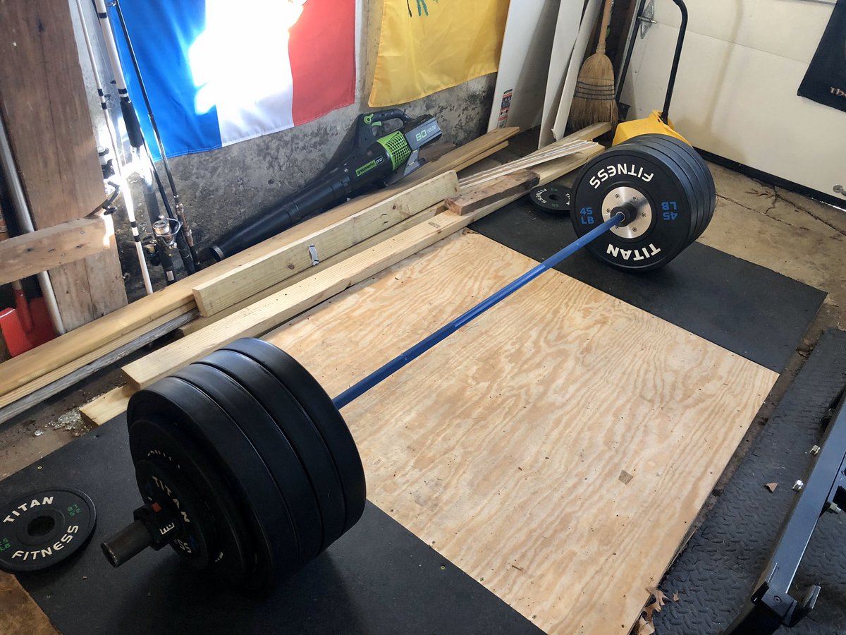 9 x 435 lbs. Now I’m huffing and puffing like I just ran the 100m. #deadlift #homegym #garagegym