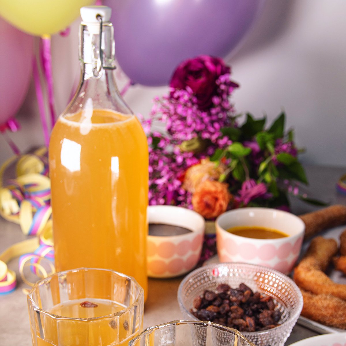 Simat käymään ja churrot paistumaan... #Anninuunissa -finaalijaksossa otetaan tänään varaslähtö #vappu:un! Tule mukaan kevään juhlan etkoille <a href="/AlfaTVSuomi/">AlfaTV</a> klo 18. <a href="/AnninUunissa/">Annin Uunissa</a>