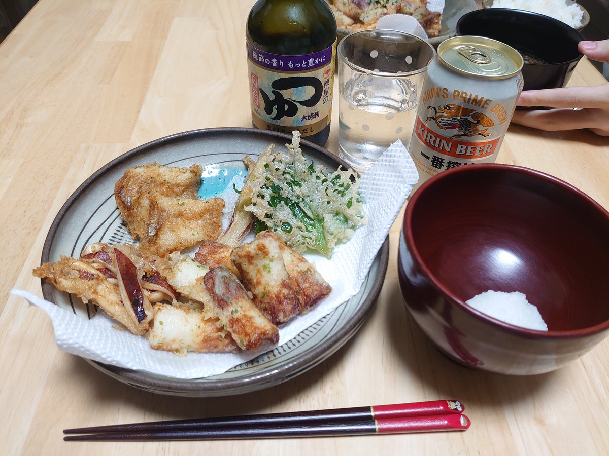 ルリア 本日の晩ご飯は天ぷらーーー 揚げたのはたら いか みょうが 大葉 ちくわです めっちゃ難しかった ๑o 美味しかったけれど揚げ物はやってこなかったから反省点多し お金払ってプロの天ぷらが食べたいよーーー 飯テロで世界を救う