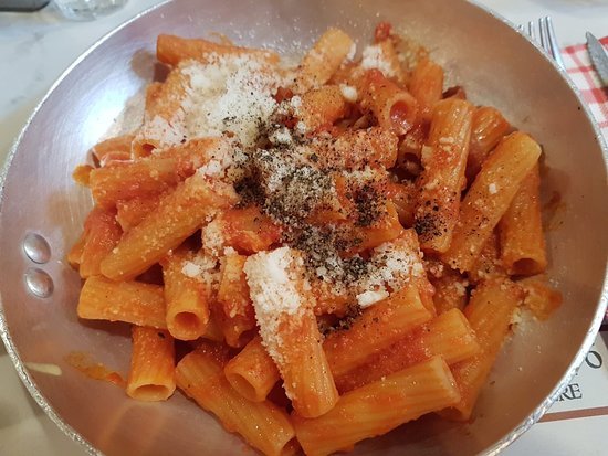 Haechan as amatriciana- a little spicy- strong taste- salty- traditional and loved by everyone- looks simple but has a lot of different elements that make its taste unique- everyone's secret favourite