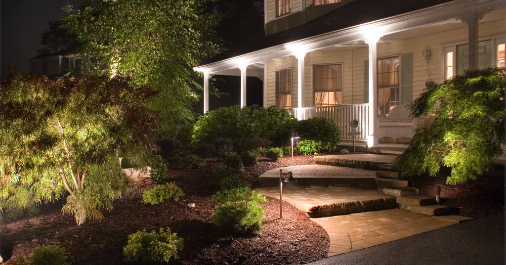 CAST_Lighting's tweet photo. The marriage between plants, landscape design, + landscape lighting is inherent. When it all comes together, the design reveals a special beauty in nighttime illumination + glow.
See more from this beautiful project: https://t.co/YffdN1bS1Q https://t.co/DwdADl0bIM