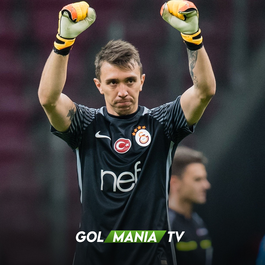 Galatasaray'ın Muslera ile 2023'e kadar sözleşme yenilemesi bekleniyor.Eğer sözleşme uzatılırsa Muslera, süper lig'de en çok forma giyen yabancı futbolcu olacak.

#muslera #galatasaray #galatasaray1905 #gs1905 #transfer #golmaniatv #ttarena # fatihterim #mustafacengiz #ultraslan