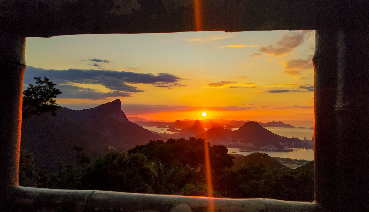 oxedindo's tweet photo. Nascer do sol vista chinesa, #outonocor2020 #vistachinesa https://t.co/ImcxMrN9xz