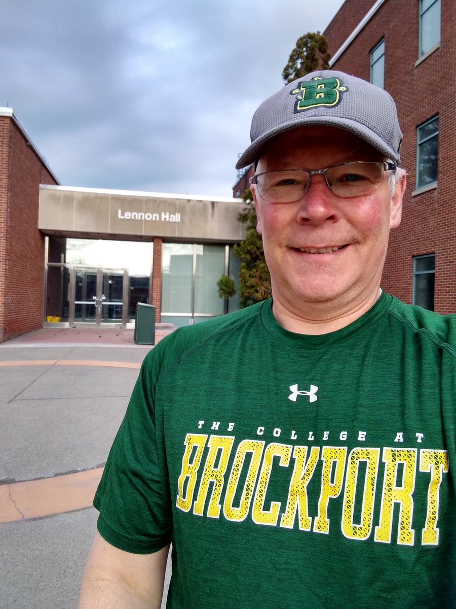 ZFgutlab's tweet photo. #Brockport Day. Straight from Lennon Hall. I'm essential, for fish are. https://t.co/LhdZdjiRZA