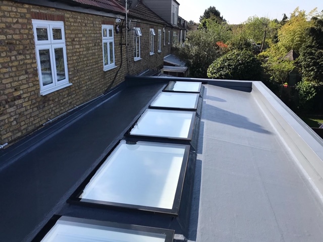 LondonRoofing41's tweet photo. It's been a while since we've posted a Before & After! For this job we used @LiquidPlastics Sikalastic-625. Such an improvement 👌 Get in touch here for more information on these works:
https://t.co/rLgEOPg21L
#londonroofing #beforeandafter #sika #liquidplastics #roofing #london https://t.co/gRgdNQ9Ar3