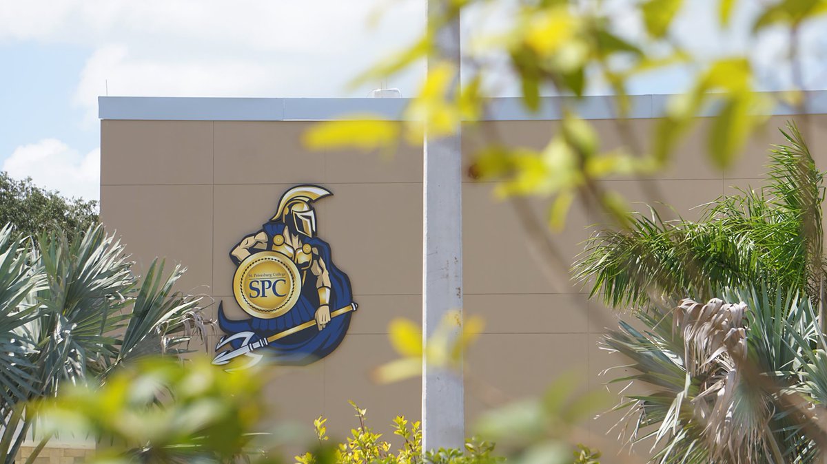 APRIL IS NATIONAL COMMUNITY COLLEGE MONTHThe history of  @spcnews started in Sept. 1927, with backing of business & political leaders. As FL's first two-year institution of higher ed, St. Petersburg Junior College, opened in an unused wing of St. Petersburg High School (1/4)