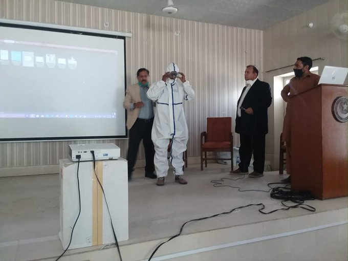 AmmarAzhar34's tweet photo. Giving donning and Doffing demo to  all corona concerned staff in Bahawalnagar district.

#ARARCoronaSaviours 
#ARARServingHumanity
#COVID_19 https://t.co/r4F0pcPZC3