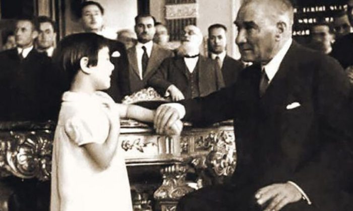 "Bir gün ulusu sizin gibi beni anlamış gençliğe bırakacağımdan çok memnun ve mesudum."

#23NisanKutluOlsun 
#Meclisimiz100Yasında