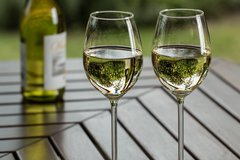 PHerminjard's tweet photo. Avant même la pandémie, la part de marché du vin suisse se renforce. @Agefi_Economie #consommerlocal #swisswinegreatagain https://t.co/qFUIQt1d2x https://t.co/isAr3Hpfob