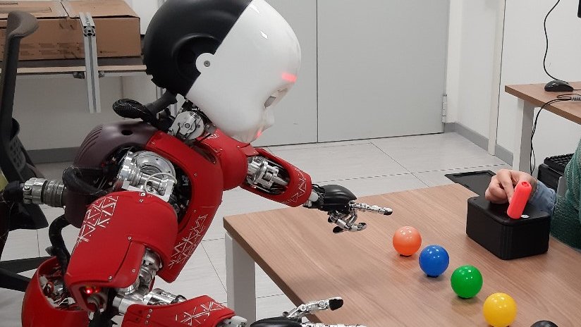 CONTACT_unit's tweet image. “Towards Transparency of TD-RL #RoboticSystems with a Human Teacher”

Congratulation to @el__mata for your Master’s degree Graduation!

Thank you for the time you spent here and for your excellent work! 
@RBCS_IIT