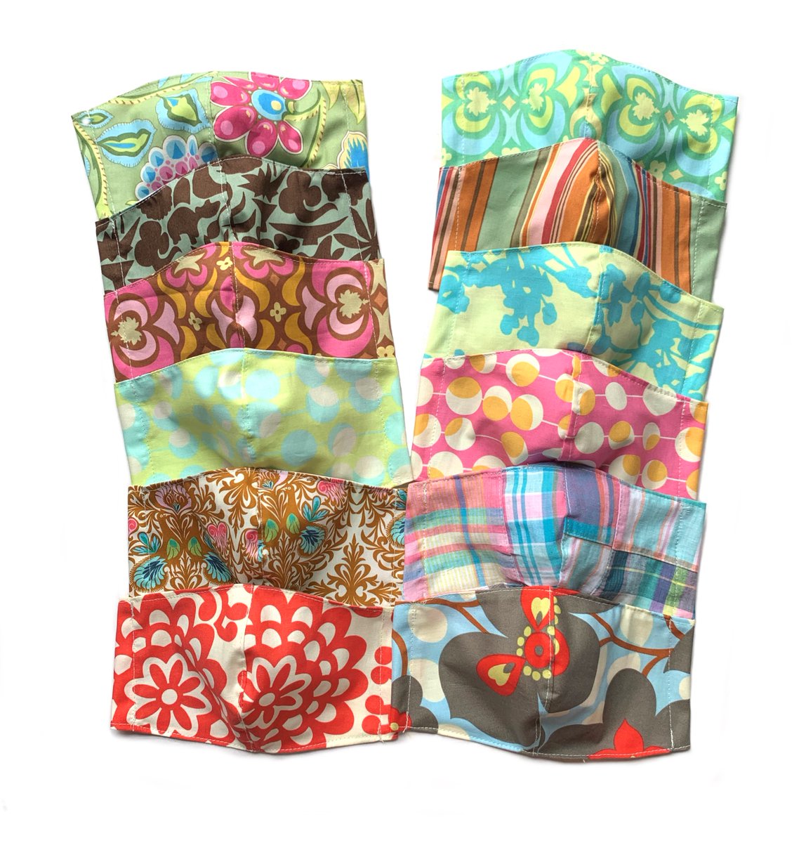 CiaoBambinaCiao's tweet photo. We've just added more patterns to our collection of #cotton #HandMadeMask at https://t.co/TTZ6m7cj6u For every 1 sold we donate 1. #cottonmask #reuseablemask #dustmasks #facecovering #WearYourMasks #washable #protectyourself #facemasks #kidsmasks #fabricmasks #fashionmask https://t.co/YOEvWfBZVy