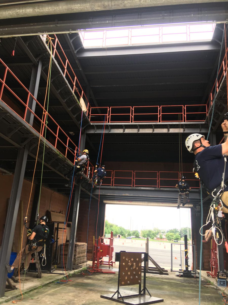 elevatedsafety's tweet photo. Many fire department technical rescue team members turn to SPRAT courses as the next step in rope access training, after the traditional NFPA style courses. We dig into why, and the benefits in our latest post. https://t.co/FNe1TKo9vw #ropeaccess #sprat #firefighter #spratcert https://t.co/iudGK7tJNV