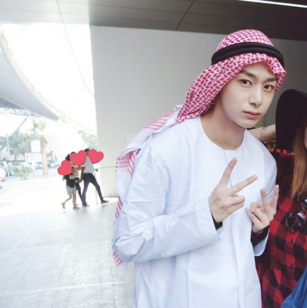 SlatteH's tweet photo. To our Muslimbebe and other moots, for this Holy month of #Ramadan our Sheikh Chae Hyungwon wish you Happy Ramadhan and may everything easy by Allah✨✨ https://t.co/GU7OUmtwJn