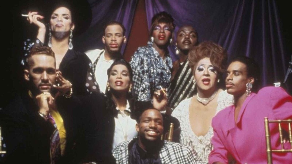 ArtRabbit's tweet photo. Documentary about the βhouseβ culture of drag queens living in New York City, touching on topics about race and poverty.
Paris Is Burning, USA, 1990 and more #artdocs to help you #stayhome on https://t.co/aZWuSJCIaY https://t.co/IsIzrrNPfA