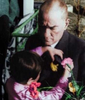 XSHARC6838's tweet photo. 23 Nisan Ulusal Egemenlik ve Çocuk Bayramı kutlu olsun!!🇹🇷 Atamızı büyük özlem ve saygıyla anıyoruz🖤💚 Ulu önderimiz Gazi Mustafa Kemal Atatürk, bu günü çocuklara armağan etti, şimdi onun izinden ilerleme ve ülkemizi en yüksek seviyelere taşıma sırası biz çocuklar ve gençlerde. https://t.co/aST2jVTALi
