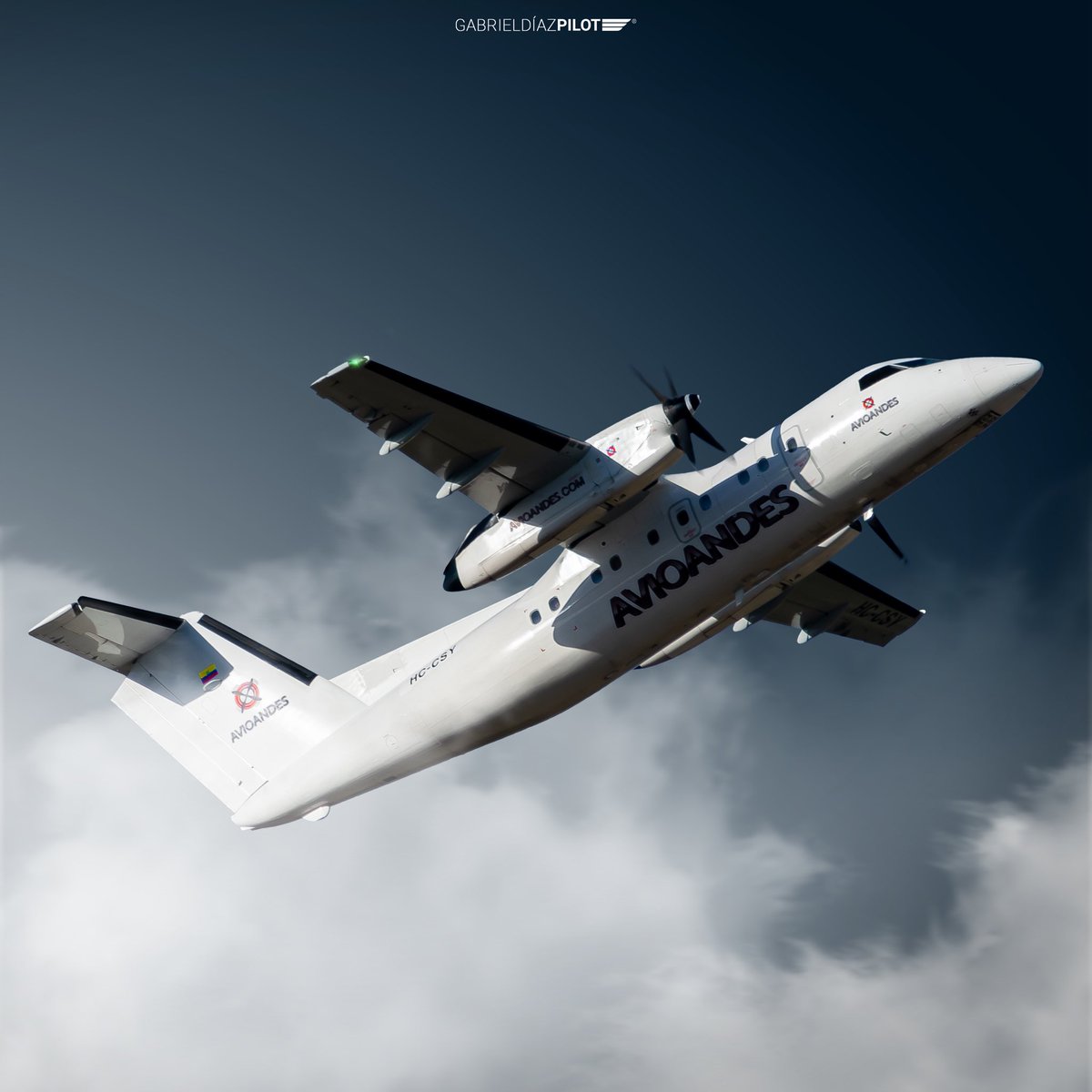 GabrielSD97's tweet photo. Dash 8 climbing though the clouds ⛅️ 
•••
✈️ Aeronave: Dash 8 HC-CSY
🌐 Operador: @avioandes 
📍 Localización: @AeropuertoUIO 
📅 Fecha: 09/08/2020
•••
@avgeekofficial @EcuAvPhoto @DGAC_Ecuador @n_larenas https://t.co/V3k3UCStTs