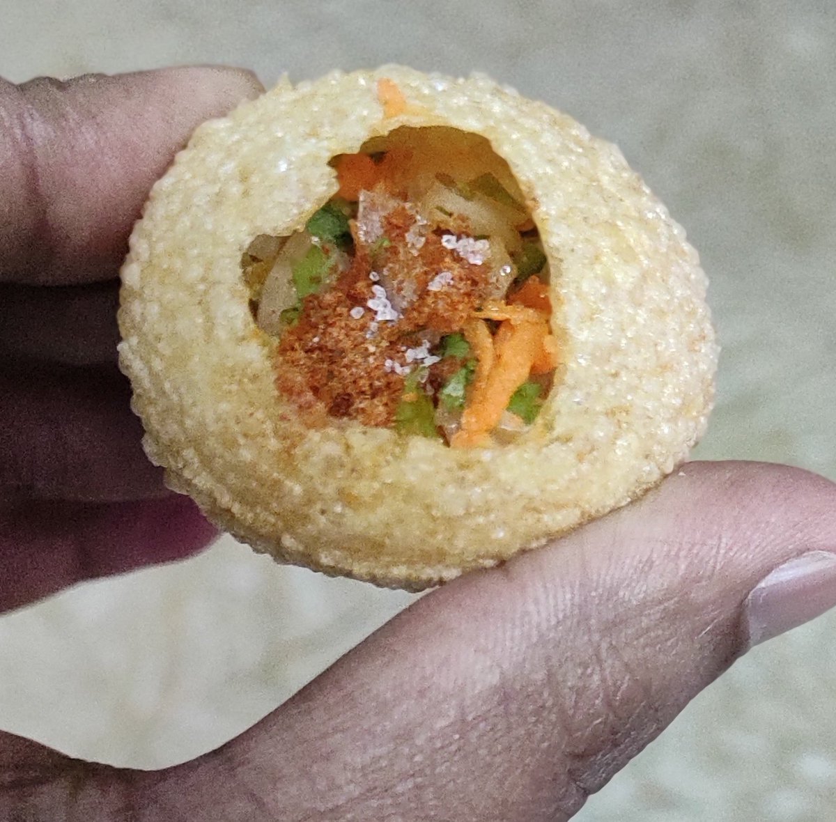 AndeDursu's tweet photo. ಪಾನಿಪುರಿ - ಟ್ವಿಟ್ಟರ್ ನೈವೇದ್ಯ 😍
Panipuri - Twitter Naivedya 💞
#quarantinelife #quarantine #quarantineandchill #QuarantineCookingChallenge
#FlauntyOurCooking
#quarantinefun #panipuri #panipurilovers
https://t.co/4Uc76FyZD8 https://t.co/Cf7khwcyqf