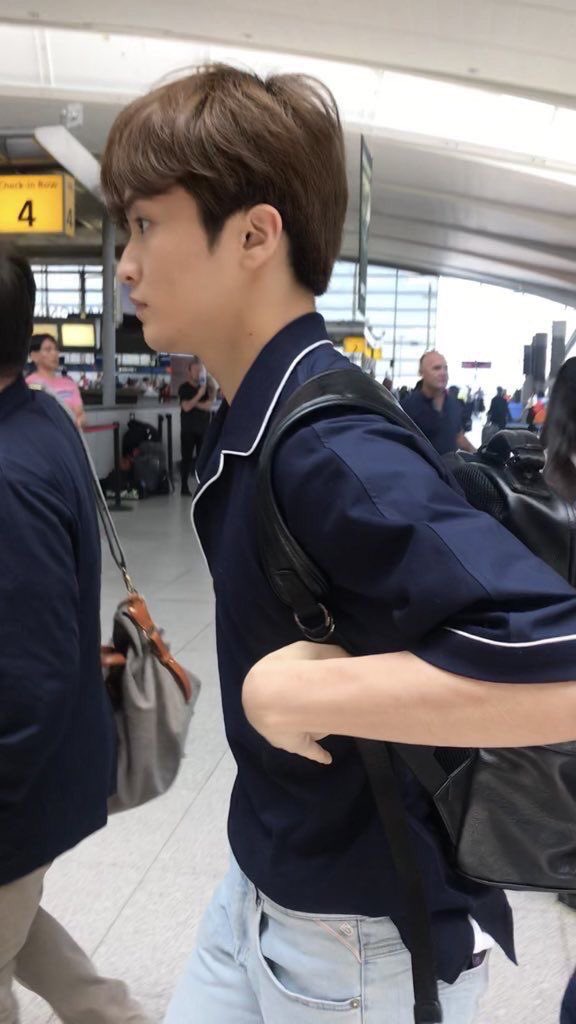 fantaken + unwhitewashed mark lee⠀⠀⠀⠀⠀  [an holy thread]