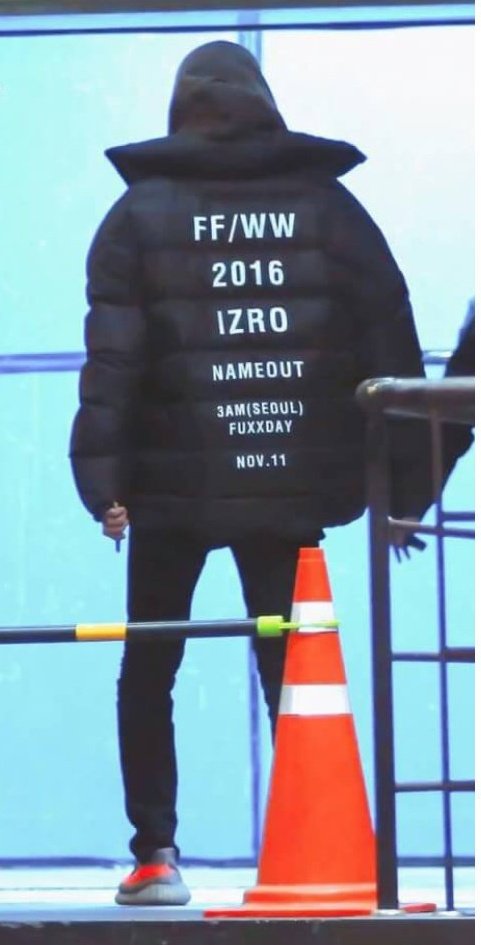 chanyeol and baekhyun sharing clothes a thread