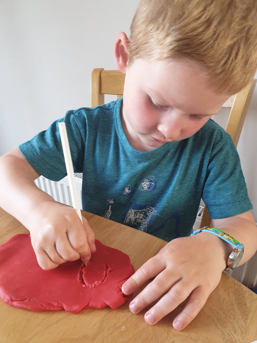 gem_davies88's tweet photo. Owain practising his letter formation today and drew around his hand 😂@YsgolTrimsaran https://t.co/TGOzCkNCAl