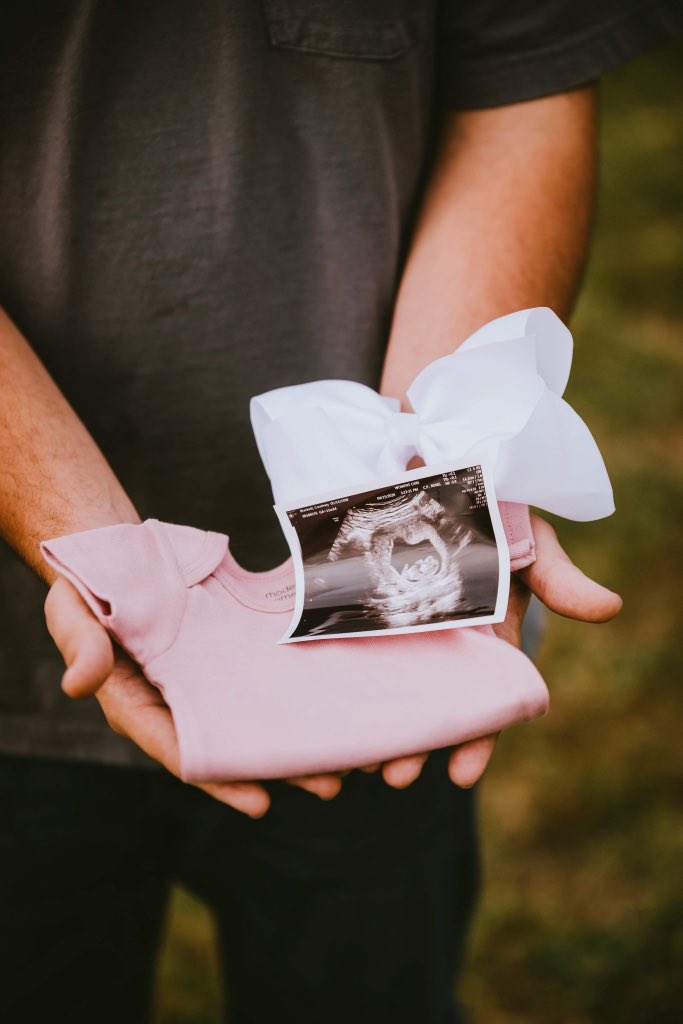 Camurp_'s tweet photo. WE’RE HAVING A BABY GIRL 💗 https://t.co/NgiFS7N6ET