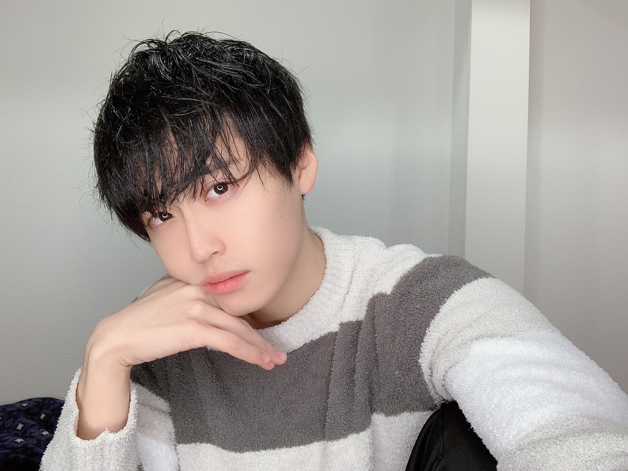 レインボー 池田直人 自撮りリレー 吉本坂2期生 ビスケッティ佐竹さん Satake01 からきました 吉本坂センターとして 撮れたての自撮りをお送りするしかないっすね 福岡のイケメン戦士 そいつどいつ松本へ Hannjuku Ym 撮れたての自撮り