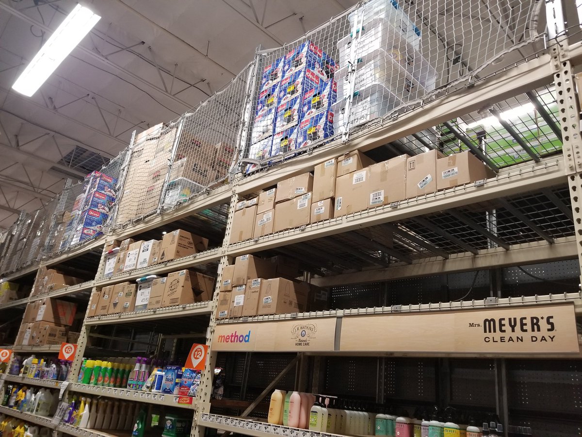 GaryLister9's tweet photo. HB6963 before and after power pack down cleaning aisle. Clearing overheads for the next wave@downeypackerfan@Steven_Mousseau@RoyStrait https://t.co/ZKMyFXgDBX