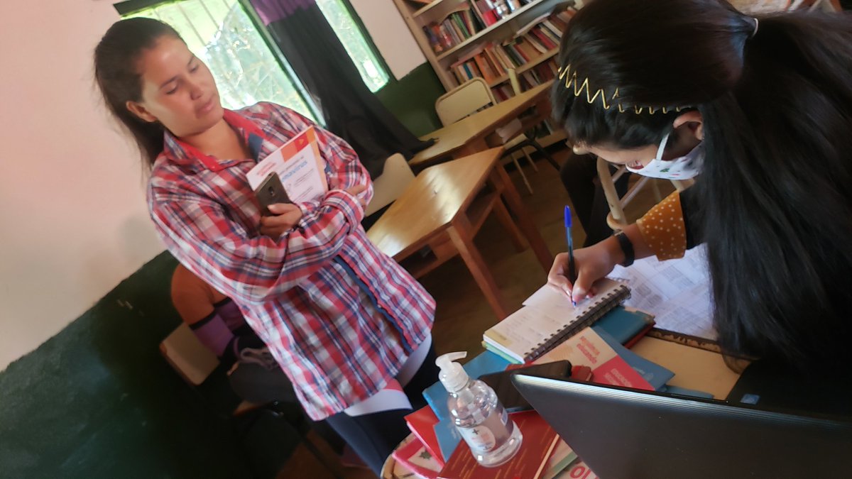Laura_Noremberg's tweet photo. Entrega de Cuadernillos
#Ext25 Colonia Primavera #SanPedro #SecRuralPluriaño #UGL3
Tomando las Precausiones correspondientes por Cuarentena.
Aprendemos desde Casa🏡
#Misiones 💪💪💪
@Estelatavares14 @miguel_sedoff @linares_cielo @misioneseduca @CGEMisiones @jalbertogalarza https://t.co/I3WSCmti1s