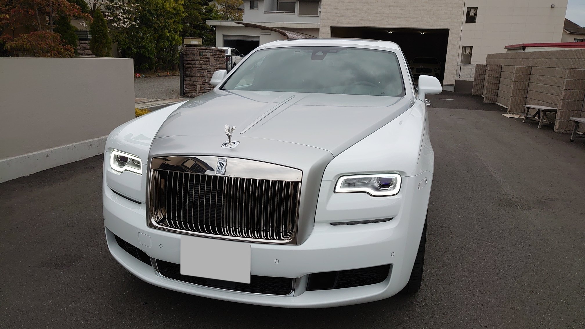 かっきー 𝓴𝓪𝔀𝓪𝓾𝓼𝓸p O N P O N P A In 固定用 独身貴族最高です 親から車ばっかり買わずにいい加減結婚して家建てろって言われてましたが それように貯めてたお金でロールスロイス買った親不孝ものです 誰か結婚してください T Co
