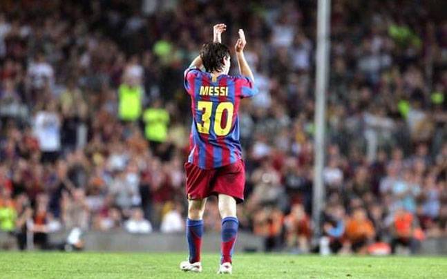 After Capello’s request, Inter Milan made a bid to buy Messi. They were willing to pay his €150 million release clause and triple his wages. According to the then-president Laporta, it was the only time when the club faced a real risk of losing him.He ultimately decided to stay