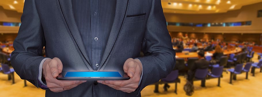Which Writing Voice Do Your Customers Want to Hear? Find out why this is important in your messaging and how you can make your writing voice stand out. writeservicesllc.com/2020/04/23/whi…