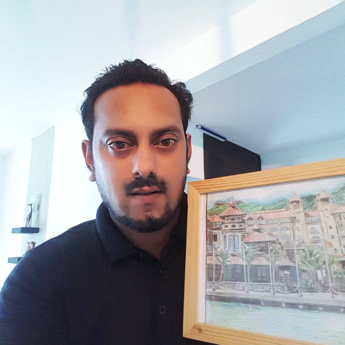 #Confinement créatif : les tableaux de Rao Appadoo #ilemaurice #mauritius #luxresorts #talents bit.ly/2VvGM9t