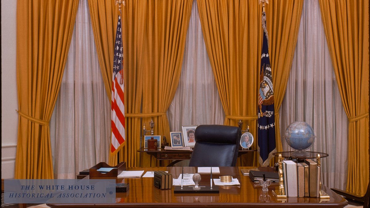 Oval Office Desk Background