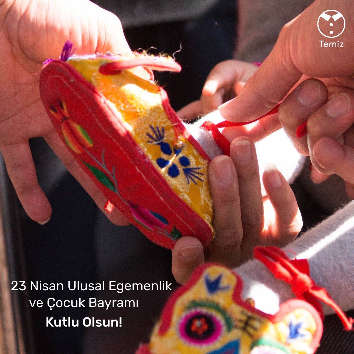 temizco's tweet photo. 23 Nisan Ulusal Egemenlik ve Çocuk Bayramı’mız kutlu olsun! 🇹🇷👫🏼 https://t.co/YN7kixD2AG