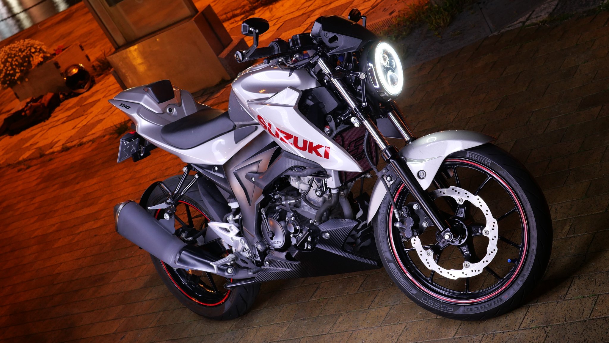 GSX−R125 ネイキッド化済み 人気セール fundacaolacorosa.com