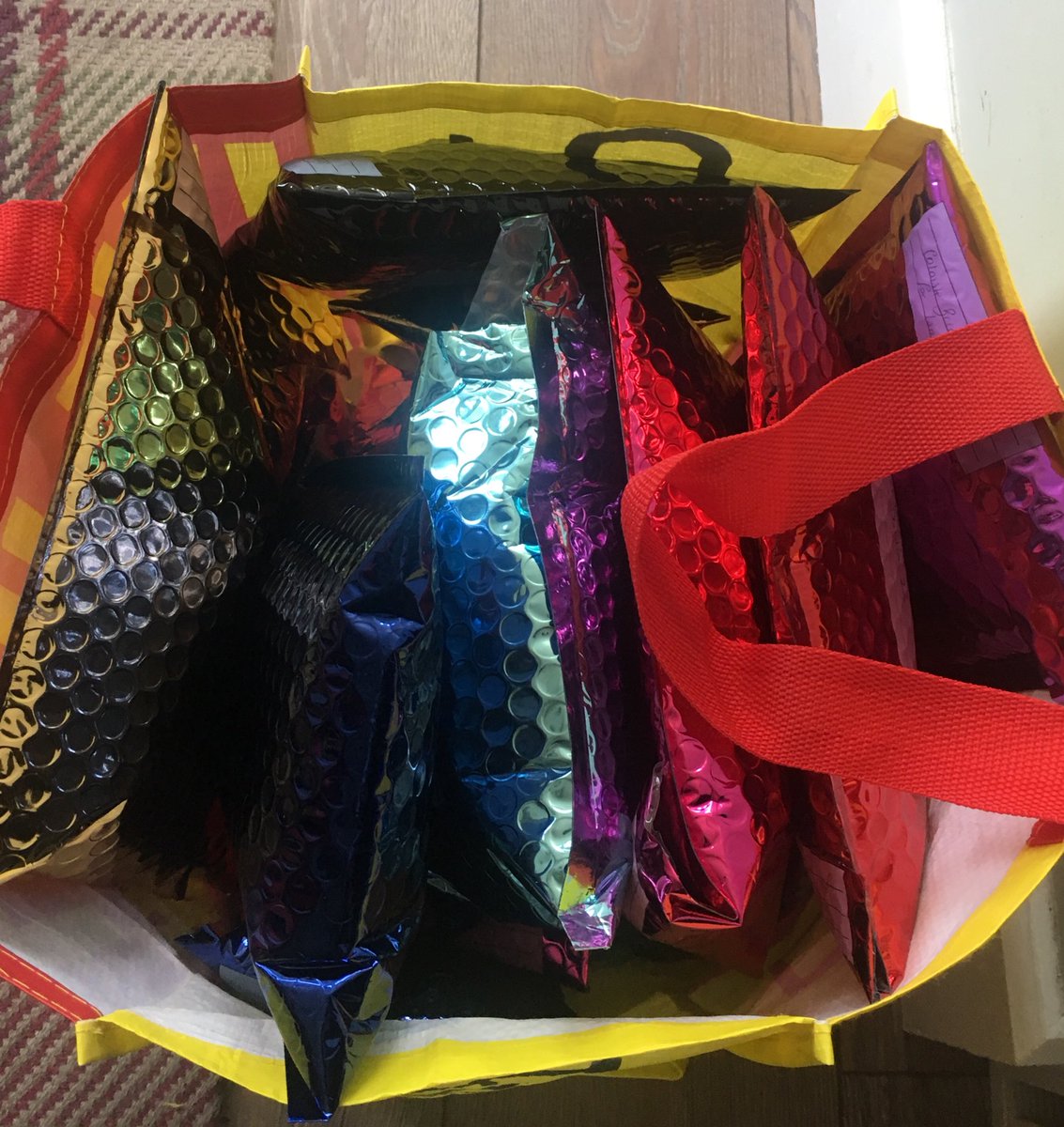 MsCDoyleGC's tweet photo. Off to the post office.... with our ‘pick me up packs’ 🎁😊🌸 #SEL #pickmeuppacks https://t.co/XKveJMHn3o