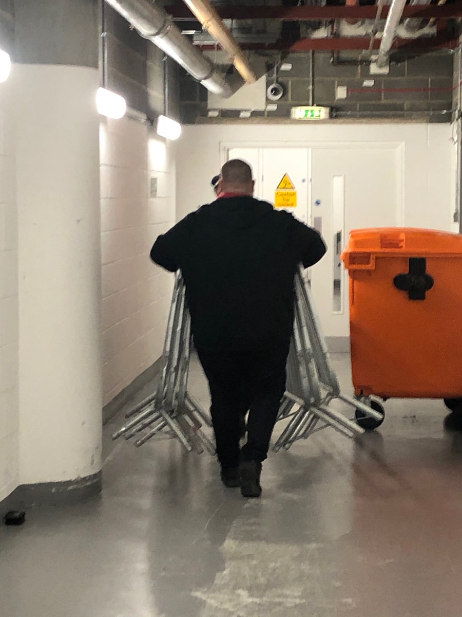 MPSVictoriaSt's tweet photo. Thank you to Jef Adams @JAbidvestnoonan @LandsecGroup @BidvestNoonan for supplying temporary fencing for our drug hotspot on Artillery Row, SW1 and to help deter anti social behaviour. #cardinalplace #vbt #parnershipworking @MPSWestminster https://t.co/8YDmsClNfl