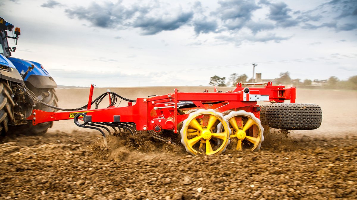 VaderstadUK's tweet photo. RexiusTwin is the heaviest press on the market, available in working widths from 4.5 to 10.3 metres. It offers impressive results in both the heaviest and lightest soils.
Read more here:
https://t.co/ksYQaIm0wq https://t.co/LErT107rWA