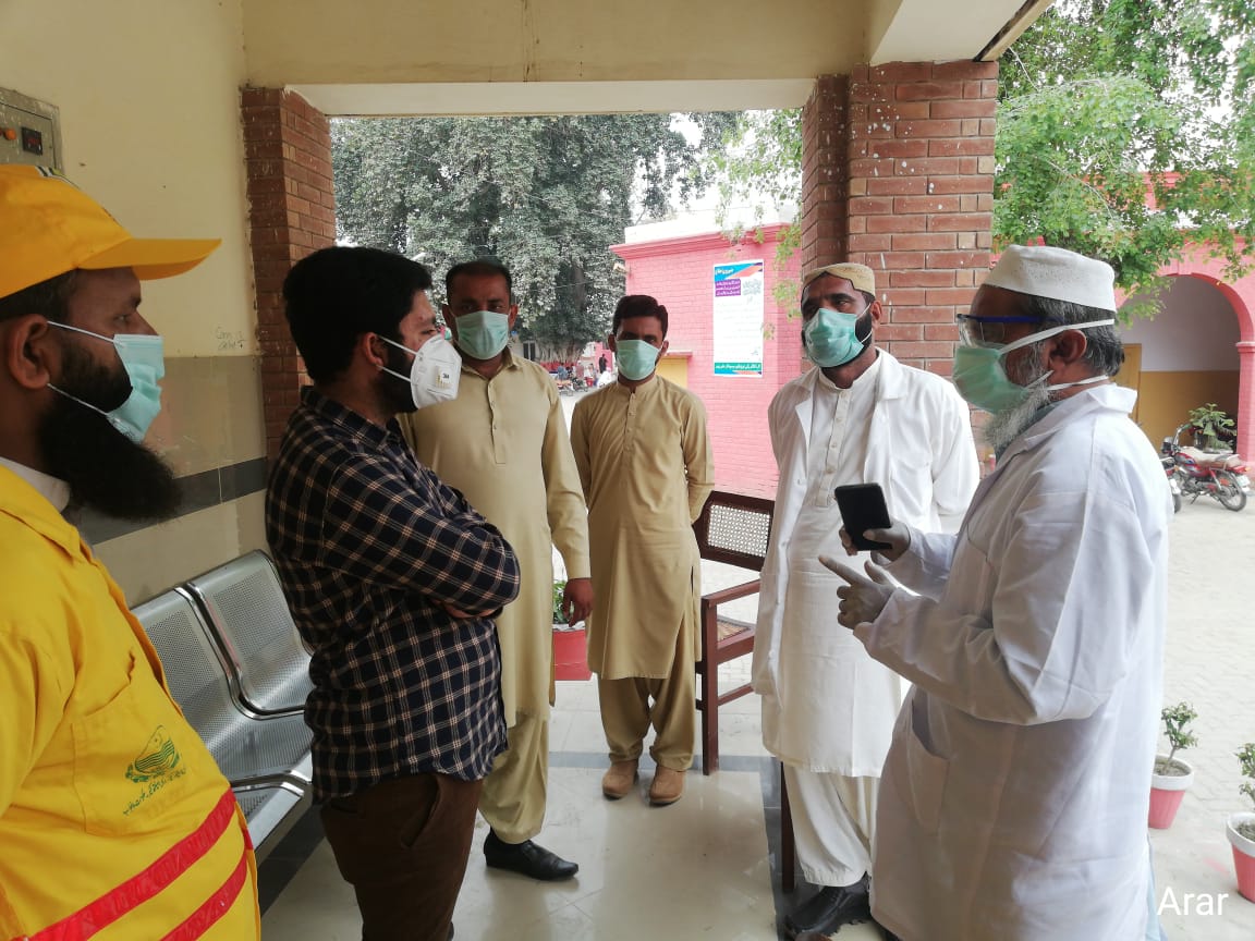 Ridafi4's tweet photo. Ward level Training session about #COVID19 and Hospital Waste Management Rules 2014 held at THQ Hospital Alipur conducted by #ARARCoronaSaviours Faizan Ali Dist. Manager Muzaffargarh.

#ARARCoronaSaviours
#ARARServingHumanity
#COVID19 https://t.co/qufqi0TOit