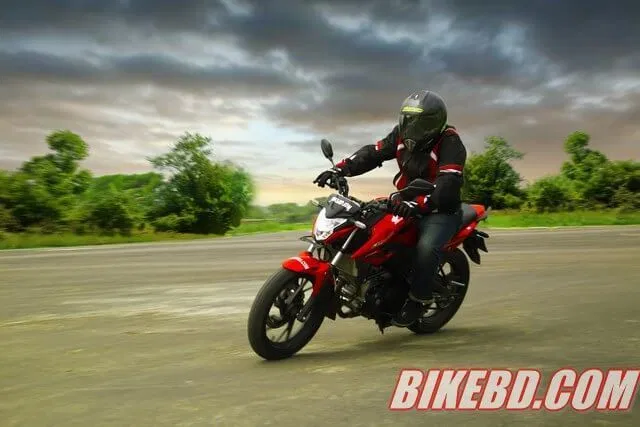 BikeBD's tweet photo. Honda CB150R Streetfire !
Details: https://t.co/TbP3OWUcXJ
#honda #cb #150r #streetfire #bike #bikebd #nakedsports #cb150r #hondastreetfire #bikelover #hondacb150r https://t.co/C2VLgdWQUN