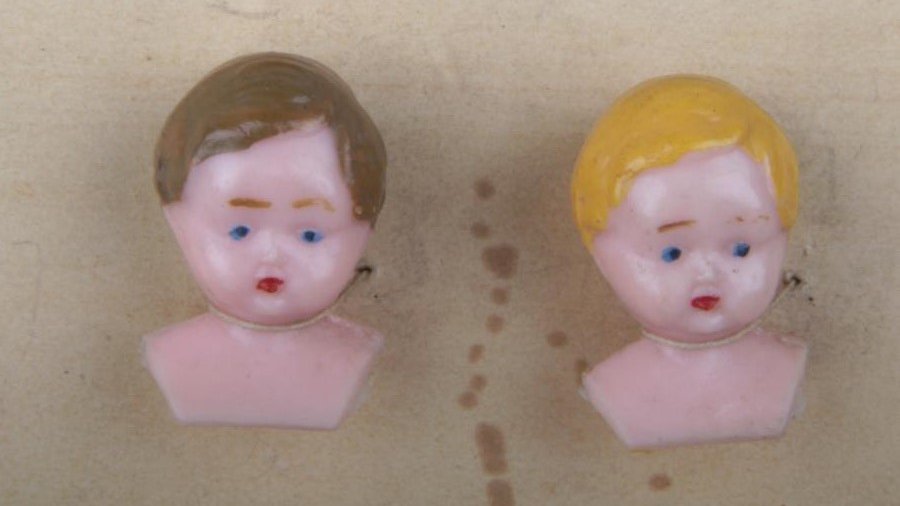 We will continue the #CreepiestObject -challenge with some #DIY toys from the 1940's. Plastic doll heads just waiting for you to play with them.
#CURATORBATTLE 

#museums #collections
