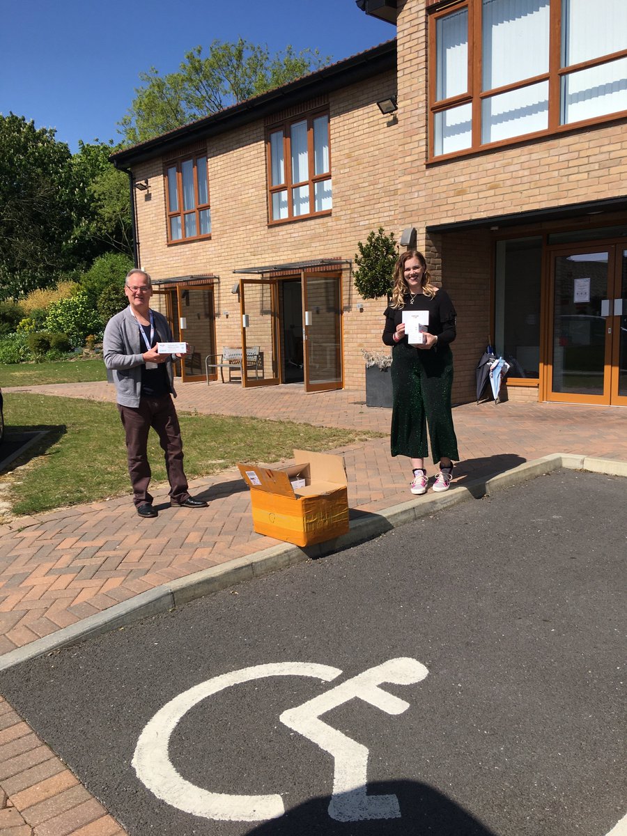 hospicestclare's tweet photo. Thank you to #HTSGroup #Harlow who donated 2000 masks for our clinical staff. HR Manager Tim Page dropped them off safely this morning and we are so grateful ๐ #COVIDkindness #BigUpHarlow https://t.co/xiwbNMElcu